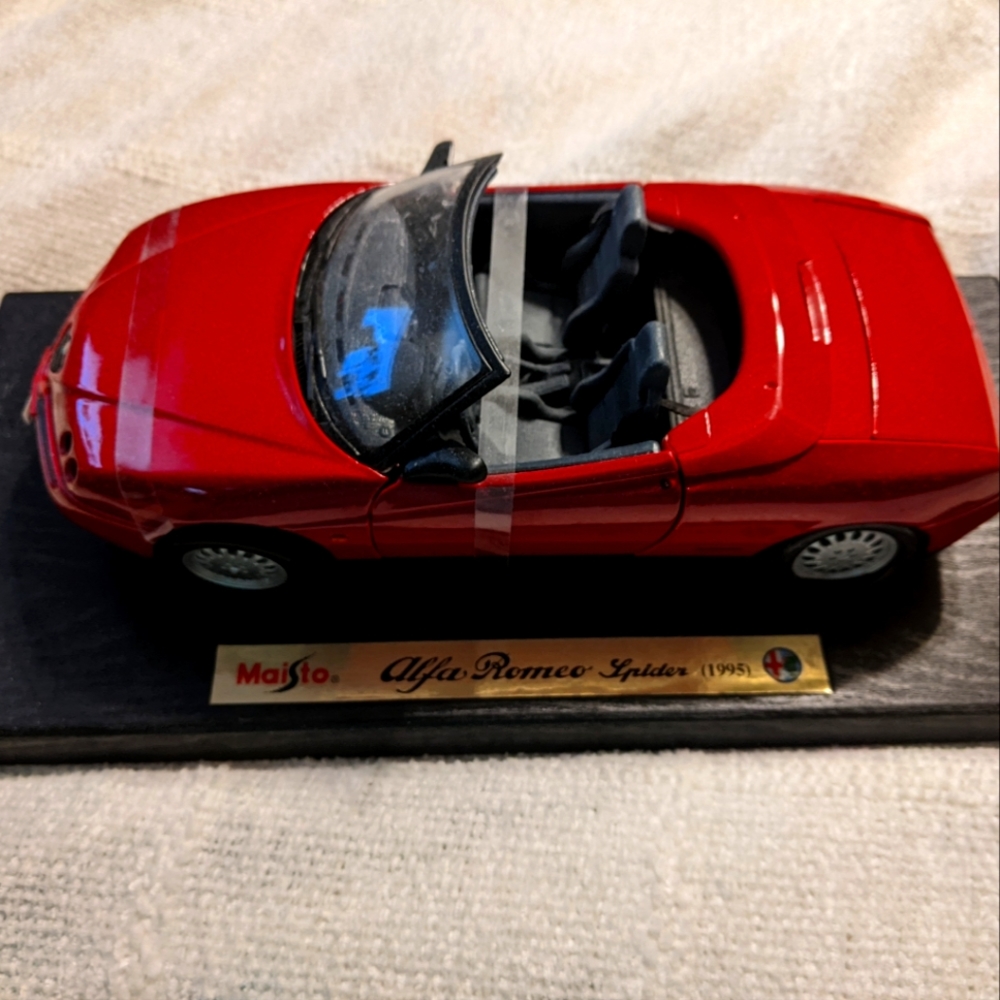 Rare Maisto Alfa Romeo model car